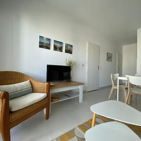 Bel T2 Neuf Avec Balcon, Parking Souterrain Et Proche Plage - Centre! - Fr-1-539-65 Apartment *