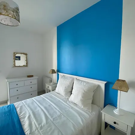 Apartment Bel T2 Neuf Avec Balcon, Parking Souterrain Et Proche Plage - Centre! - Fr-1-539-65 Royan
