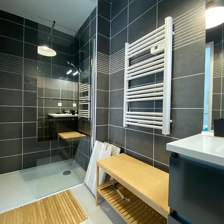Bel T2 Neuf Avec Balcon, Parking Souterrain Et Proche Plage - Centre! - Fr-1-539-65 Apartment