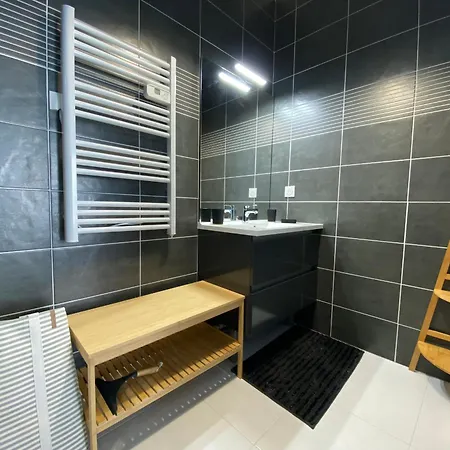 Bel T2 Neuf Avec Balcon, Parking Souterrain Et Proche Plage - Centre! - Fr-1-539-65 Apartment